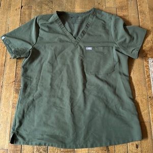 Green figs scrub top size L